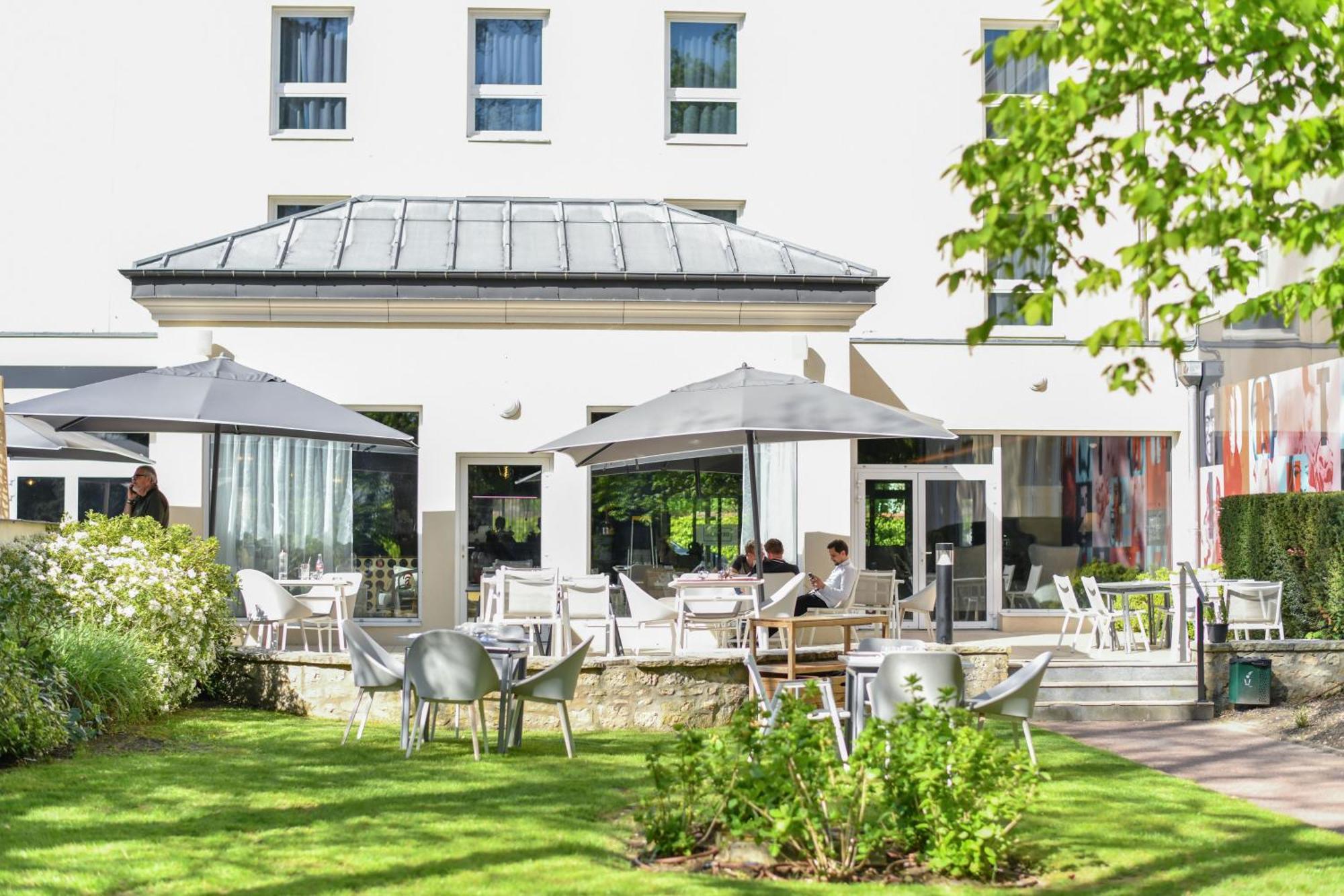 Mercure Chateau De Fontainebleau Bagian luar foto