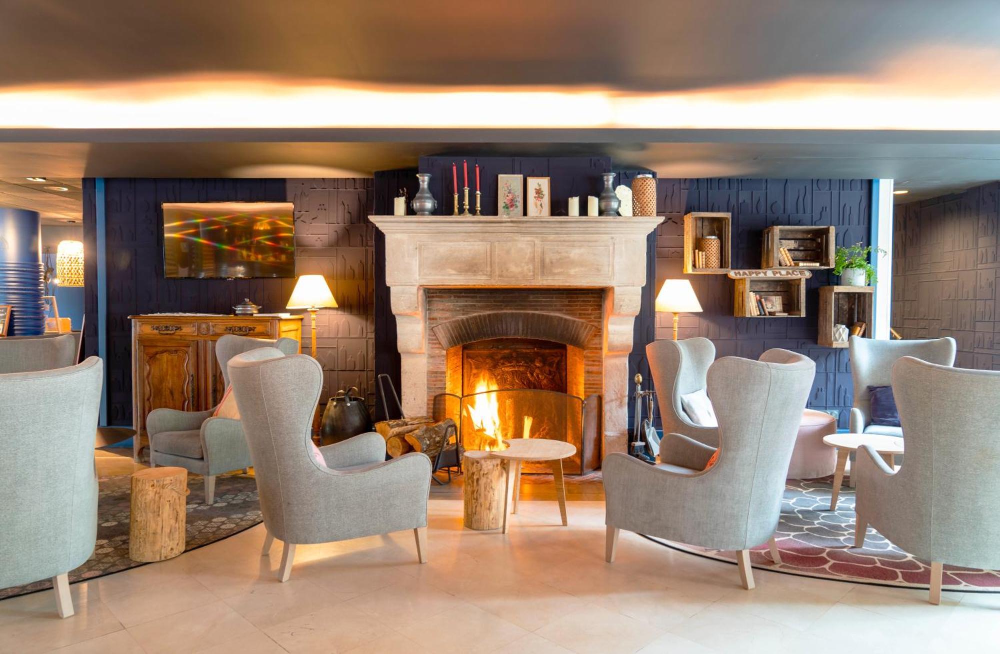 Hotel Mercure Chateau De Fontainebleau Bagian luar foto