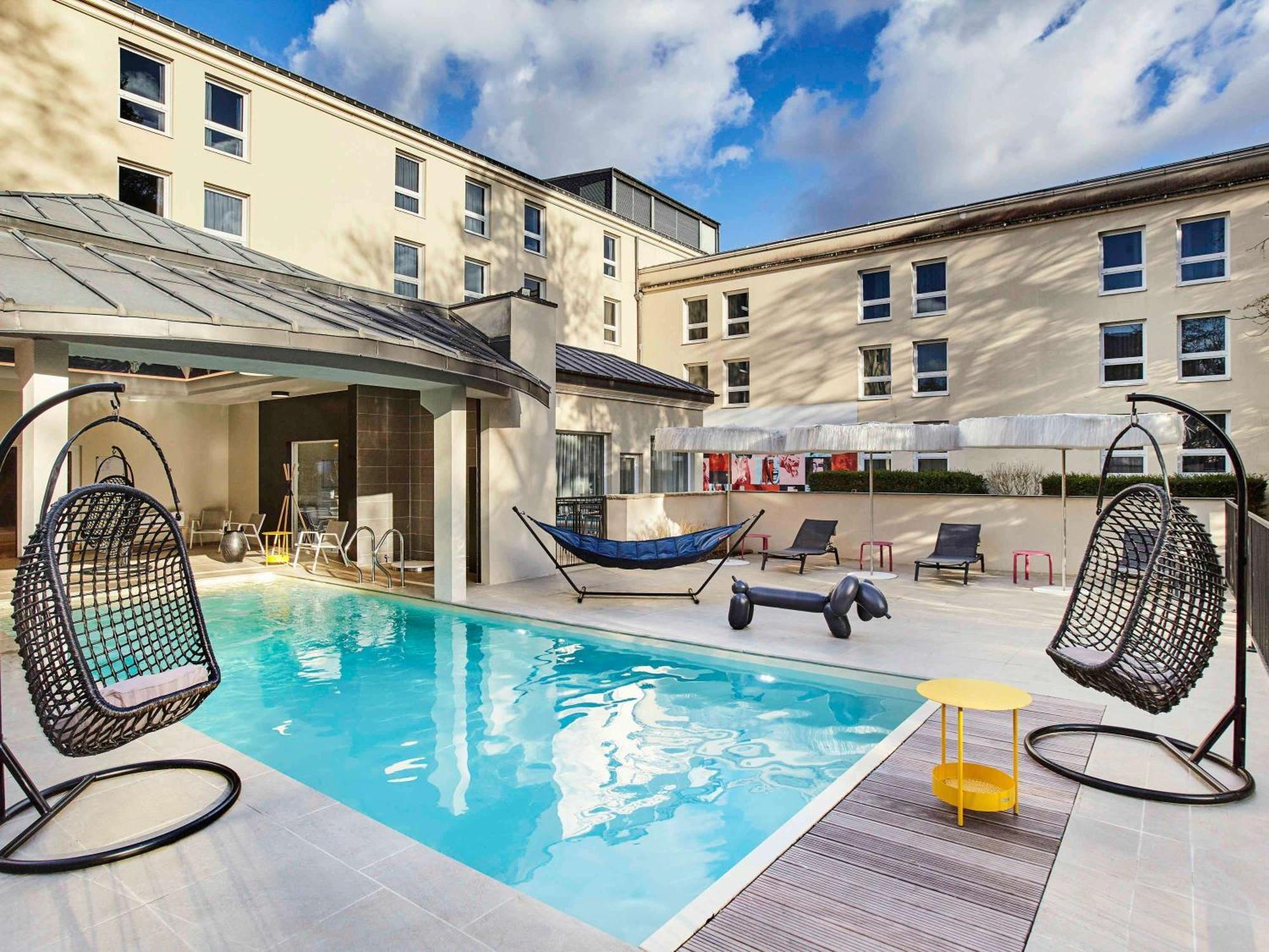 Hotel Mercure Chateau De Fontainebleau Bagian luar foto